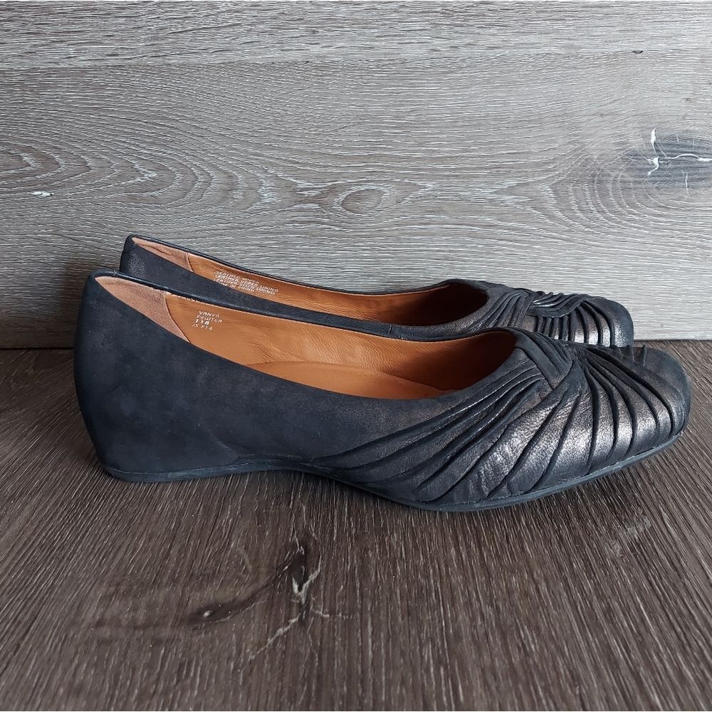Earthies Dark Pewter Metallic Vanya Leather Flats Slip Ons Size 11B
